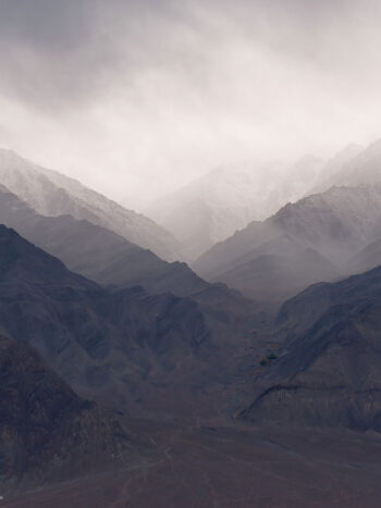 Painel Fotográfico Montanhas com Neblina